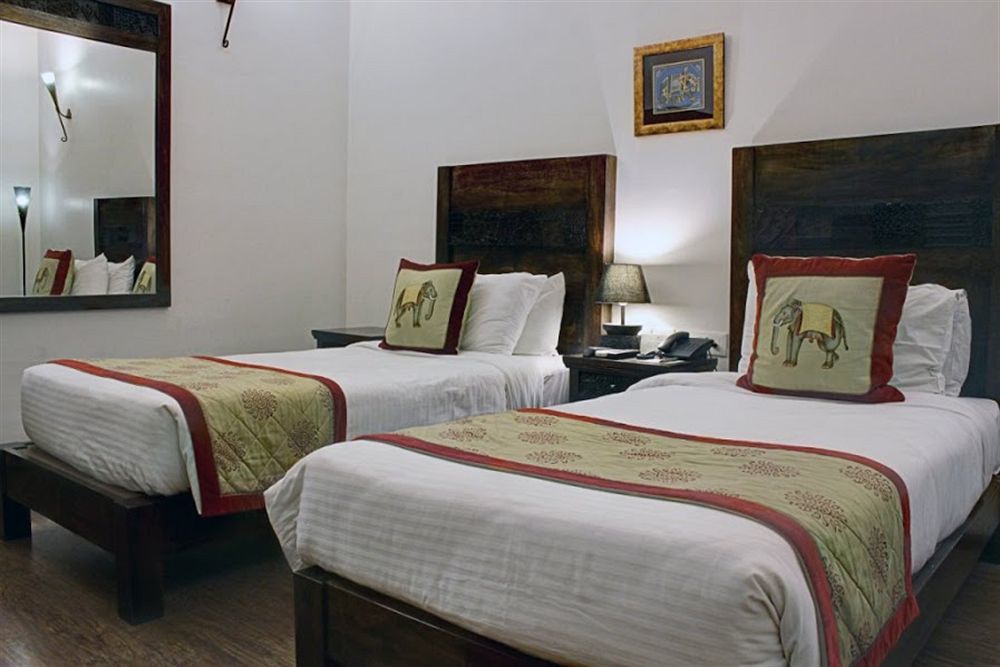 Devraj Niwas Hotel ชัยปุระ ภายนอก รูปภาพ