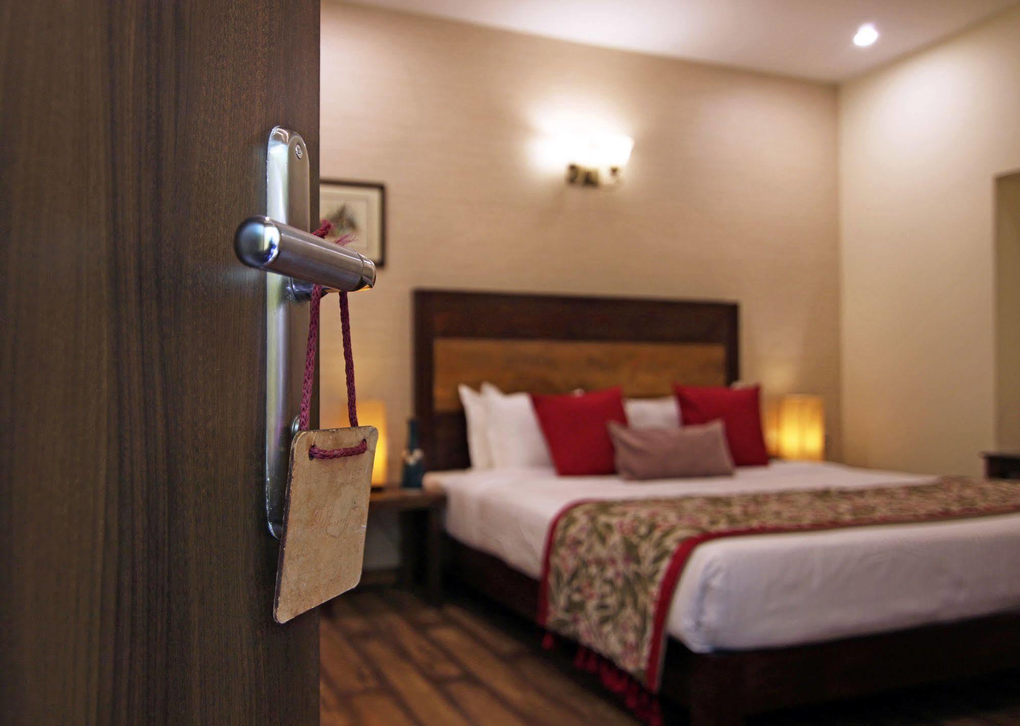 Devraj Niwas Hotel ชัยปุระ ภายนอก รูปภาพ