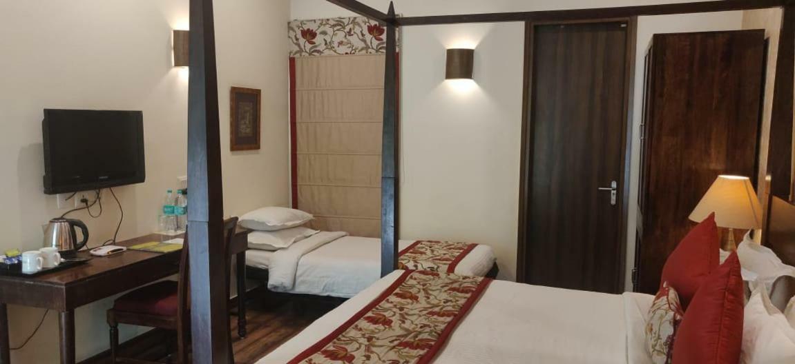 Devraj Niwas Hotel ชัยปุระ ภายนอก รูปภาพ