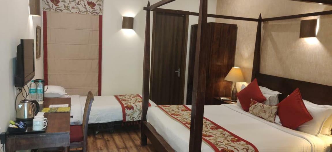 Devraj Niwas Hotel ชัยปุระ ภายนอก รูปภาพ