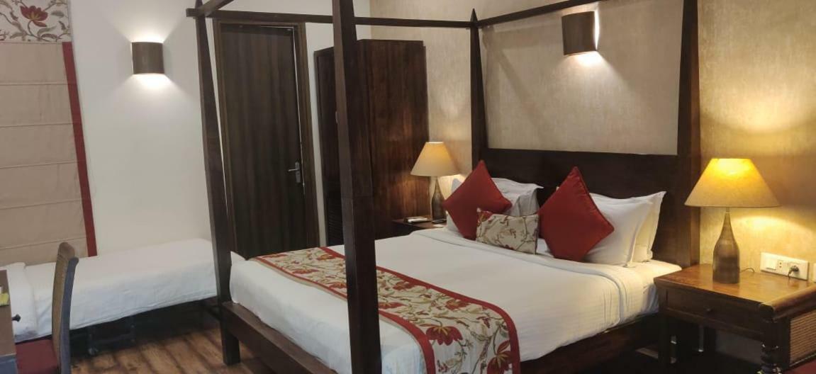 Devraj Niwas Hotel ชัยปุระ ภายนอก รูปภาพ